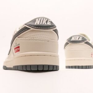 【AT2961】Supreme x Nike Dunk Lowのこのバージョンは、従来の産業設計の制限を打破し、革新を追求しています。