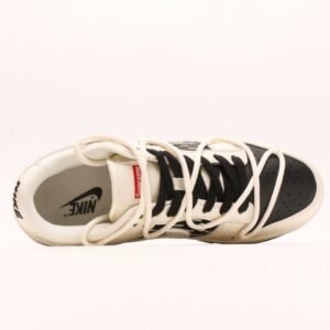 【AT2963】Nike SB Dunk Low Supremeコラボ- ホワイトブラック刻印 アニバーサリー上質カスタム ローカットカジュアルスニーカー