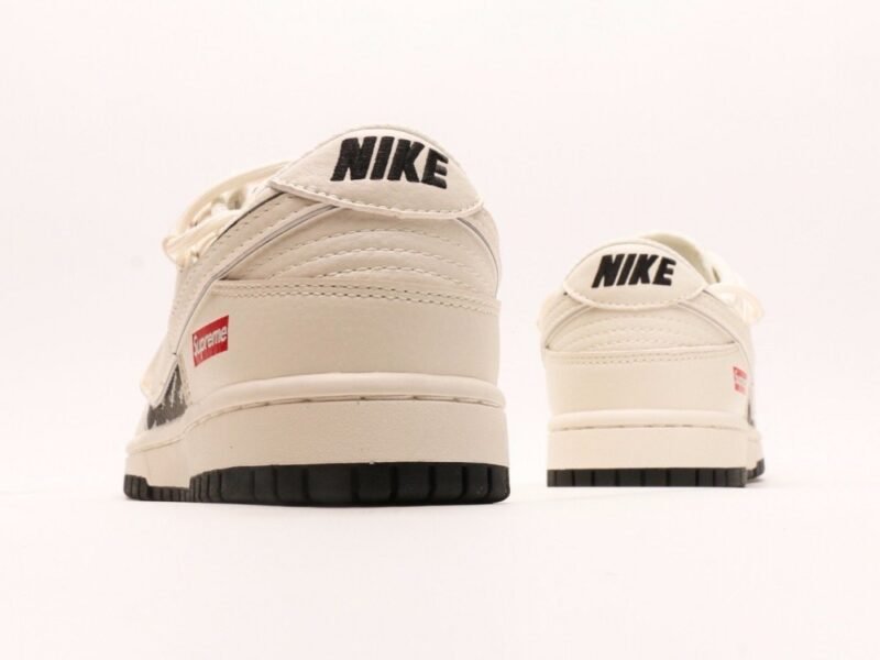 【AT2963】Nike SB Dunk Low Supremeコラボ- ホワイトブラック刻印 アニバーサリー上質カスタム ローカットカジュアルスニーカー