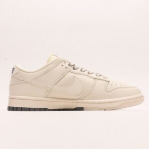 【AT2969】Supreme x Nike Dunk Low ホワイトブラウンのデュアルトーン。このアイテムは、伝統的な産業ラインデザインの制約を破ることを主張しています。