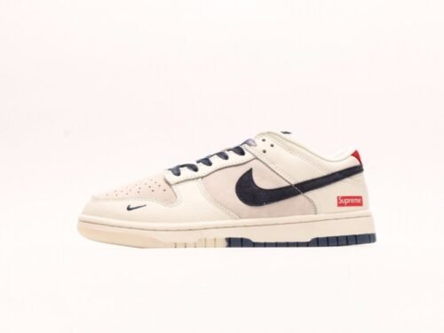 【AT2970】Nike x Supreme Nike SB Dunk Low Supremeコラボ - ライトブルーのチェック、記念すべき高級カスタマイズ、ローカットのカジュアルスニーカー。