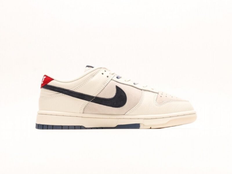 【AT2970】Nike x Supreme Nike SB Dunk Low Supremeコラボ - ライトブルーのチェック、記念すべき高級カスタマイズ、ローカットのカジュアルスニーカー。
