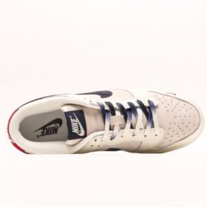 【AT2970】Nike x Supreme Nike SB Dunk Low Supremeコラボ - ライトブルーのチェック、記念すべき高級カスタマイズ、ローカットのカジュアルスニーカー。