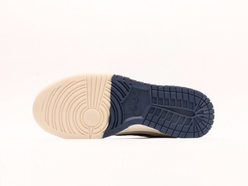 【AT2970】Nike x Supreme Nike SB Dunk Low Supremeコラボ - ライトブルーのチェック、記念すべき高級カスタマイズ、ローカットのカジュアルスニーカー。