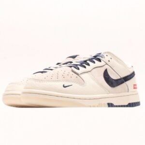 【AT2970】Nike x Supreme Nike SB Dunk Low Supremeコラボ - ライトブルーのチェック、記念すべき高級カスタマイズ、ローカットのカジュアルスニーカー。