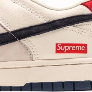 【AT2970】Nike x Supreme Nike SB Dunk Low Supremeコラボ - ライトブルーのチェック、記念すべき高級カスタマイズ、ローカットのカジュアルスニーカー。