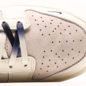 【AT2970】Nike x Supreme Nike SB Dunk Low Supremeコラボ - ライトブルーのチェック、記念すべき高級カスタマイズ、ローカットのカジュアルスニーカー。
