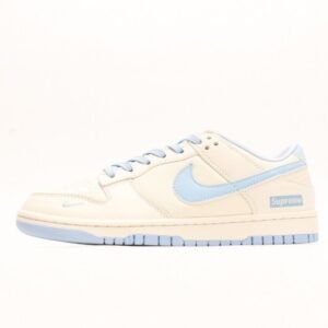 【AT2974】Supreme x Nike Dunk Low 太陽の帆布 このデザインは従来の工業用組み立てラインの制限を打破し、新しいデザインを提案しています。