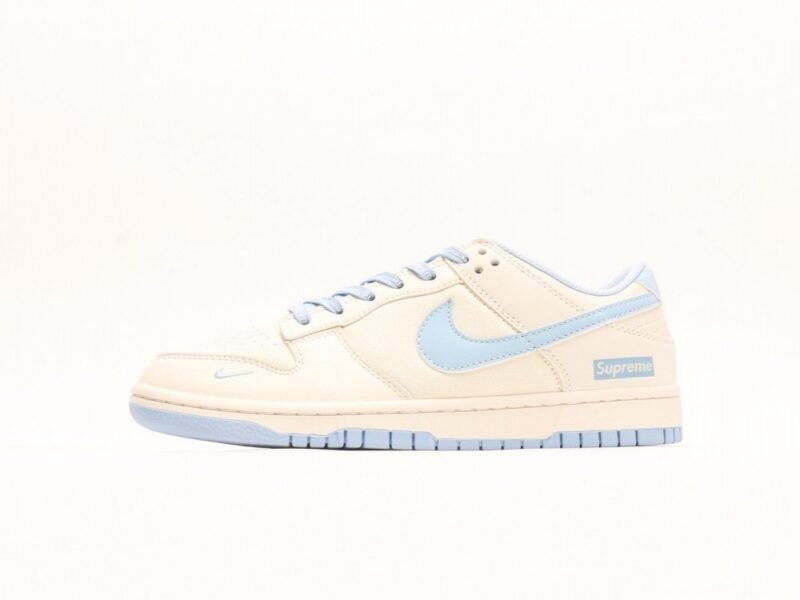 【AT2974】Supreme x Nike Dunk Low 太陽の帆布 このデザインは従来の工業用組み立てラインの制限を打破し、新しいデザインを提案しています。