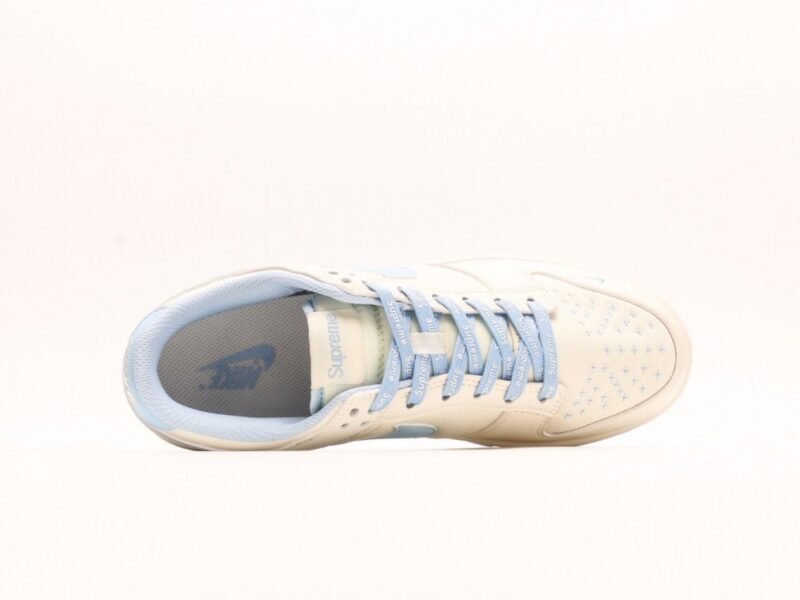 【AT2974】Supreme x Nike Dunk Low 太陽の帆布 このデザインは従来の工業用組み立てラインの制限を打破し、新しいデザインを提案しています。