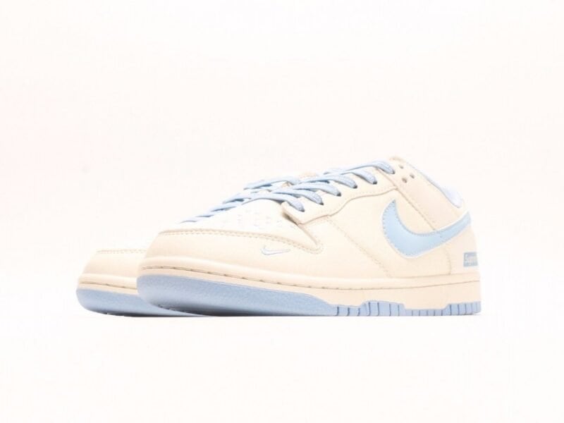 【AT2974】Supreme x Nike Dunk Low 太陽の帆布 このデザインは従来の工業用組み立てラインの制限を打破し、新しいデザインを提案しています。
