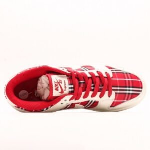 【AT2978】Nike x SupremeのNike SB Dunk Low Supreme-コラボチェック柄生地の配色で、ローカットのカジュアルスポーツスケートボードシューズ。