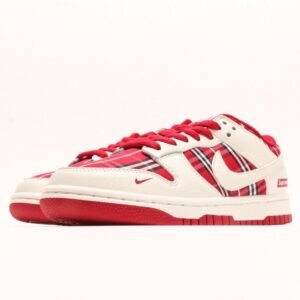 【AT2978】Nike x SupremeのNike SB Dunk Low Supreme-コラボチェック柄生地の配色で、ローカットのカジュアルスポーツスケートボードシューズ。