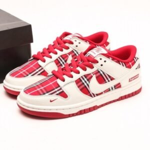 【AT2978】Nike x SupremeのNike SB Dunk Low Supreme-コラボチェック柄生地の配色で、ローカットのカジュアルスポーツスケートボードシューズ。