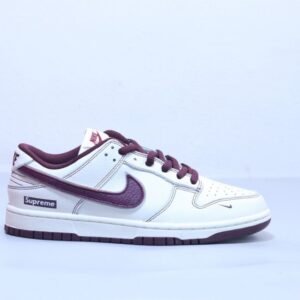 【AT2984】Nike x Supreme Nike SB Dunk Low Pro ヴィンテージロートップカジュアルスケートボードシューズホワイトワイン赤supreme