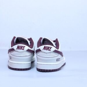 【AT2984】Nike x Supreme Nike SB Dunk Low Pro ヴィンテージロートップカジュアルスケートボードシューズホワイトワイン赤supreme