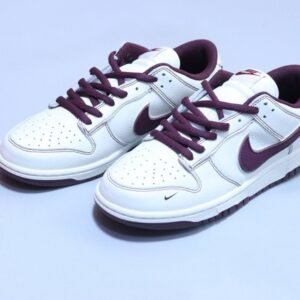 【AT2984】Nike x Supreme Nike SB Dunk Low Pro ヴィンテージロートップカジュアルスケートボードシューズホワイトワイン赤supreme
