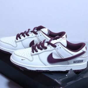 【AT2984】Nike x Supreme Nike SB Dunk Low Pro ヴィンテージロートップカジュアルスケートボードシューズホワイトワイン赤supreme