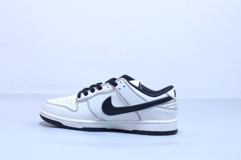 【AT2985】Nike x supreme Nike SB Dunk Low Pro ヴィンテージロートップ カジュアルスポーツスケートボードシューズブラックホワイト supreme