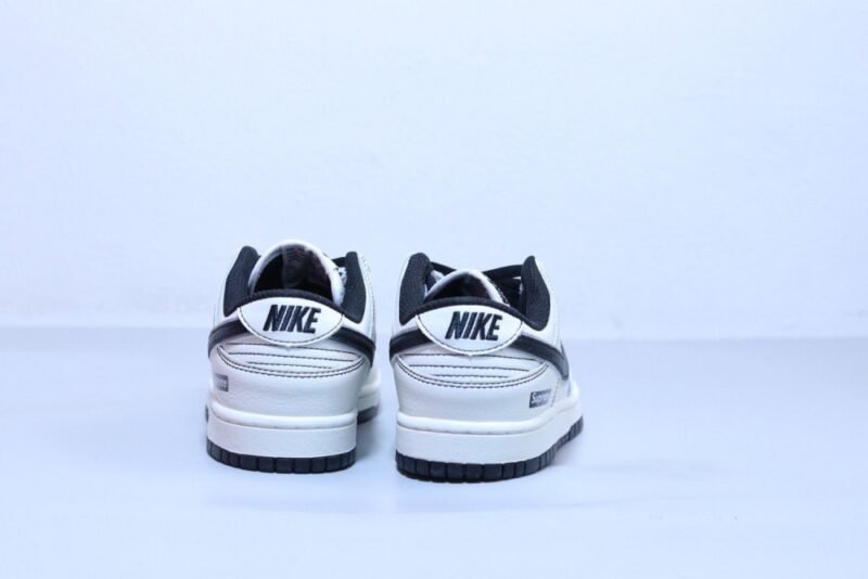 【AT2985】Nike x supreme Nike SB Dunk Low Pro ヴィンテージロートップ カジュアルスポーツスケートボードシューズブラックホワイト supreme