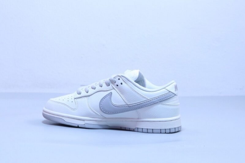 【AT2986】Nike x Supreme Nike SB Dunk Low Pro レトロロートップカジュアルスケートボードシューズグレー＆ホワイトsupreme