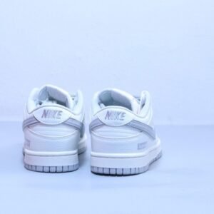 【AT2986】Nike x Supreme Nike SB Dunk Low Pro レトロロートップカジュアルスケートボードシューズグレー＆ホワイトsupreme