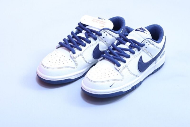 【AT2988】Nike x Supreme Nike SB Dunk Low Pro ビンテージローカット スケートボードシューズ ブルー supreme