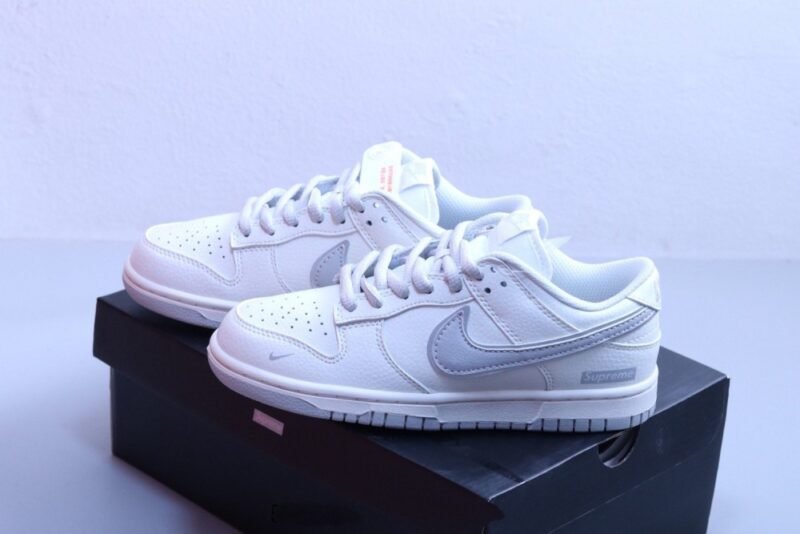 【AT2990】Nike x supreme Nike SB Dunk Low Pro レトロな低靴 休暇スポーツスケートボードシューズ supreme