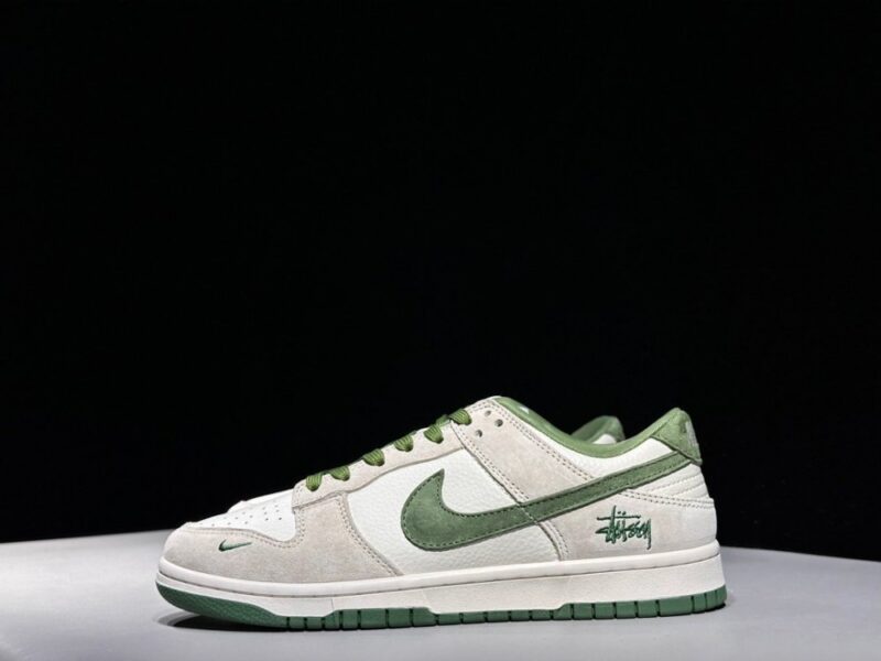 【AT2993】Nike x Stussyという名作、Nike Dunk LowスニーカーのSBシリーズ、Stussyとのコラボレーションモデル。