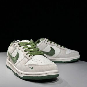 【AT2993】Nike x Stussyという名作、Nike Dunk LowスニーカーのSBシリーズ、Stussyとのコラボレーションモデル。