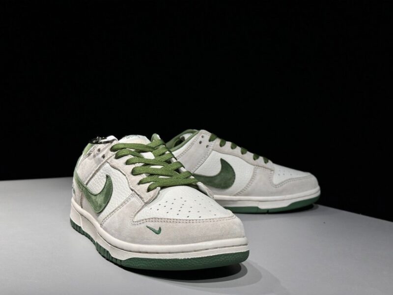 【AT2993】Nike x Stussyという名作、Nike Dunk LowスニーカーのSBシリーズ、Stussyとのコラボレーションモデル。