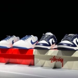 【AT2994】Nike x Supreme Nike Dunk Low スケートボードシューズSBシリーズ Supremeコラボ ベーシックで合わせやすいカジュアルスポーツシューズ 厚いシュータンの充填により快適性が大幅に向上します