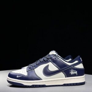 【AT2995】Nike x Stussy Nike Dunk Low スニーカー SBシリーズ Stussyコラボ ベーシックでスポーティなデザインの厚底スニーカー。厚い舌は履き心地をさらに向上させます。