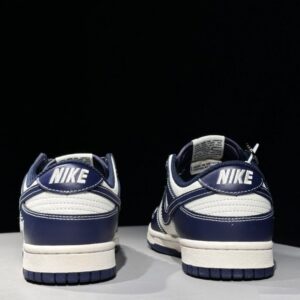【AT2995】Nike x Stussy Nike Dunk Low スニーカー SBシリーズ Stussyコラボ ベーシックでスポーティなデザインの厚底スニーカー。厚い舌は履き心地をさらに向上させます。