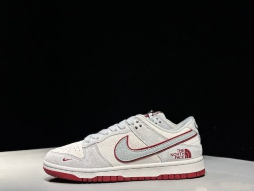 【AT2996】Nike x The North Face Nike Dunk Low スニーカー SBシリーズ The North Face コラボ クラシックで汎用性のあるカジュアルスポーツシューズ 厚いシュータンの充填により、快適性が大幅に向上します