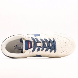 【AT2999】Supreme x Nike Dunk Low ミドリ このデザインは、伝統的な産業用流れ作業ラインの制限を打破することを強調しています。