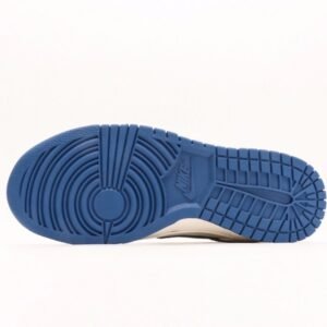 【AT2999】Supreme x Nike Dunk Low ミドリ このデザインは、伝統的な産業用流れ作業ラインの制限を打破することを強調しています。