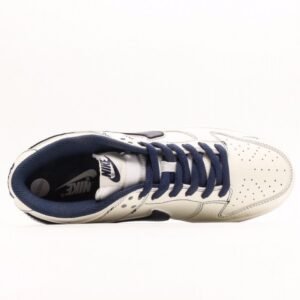 【AT3000】Supreme x Nike Dunk Low ディープブルー、このモデルはSummit Whiteとディープブルーの配色を採用しています。