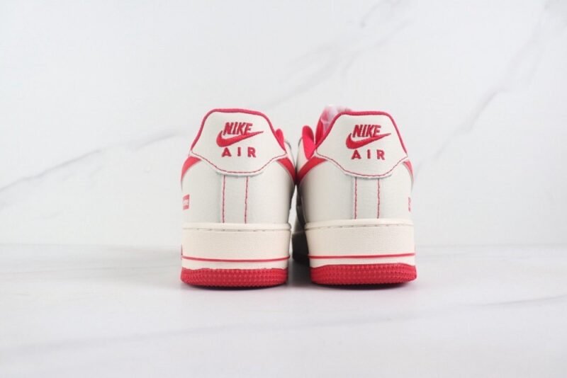 【AT3002】Nike x Supreme Nike Air Force 1 ′07 x Supremeコラボレーション ナイキ エア フォース1 ローカットスニーカー 牛革素材