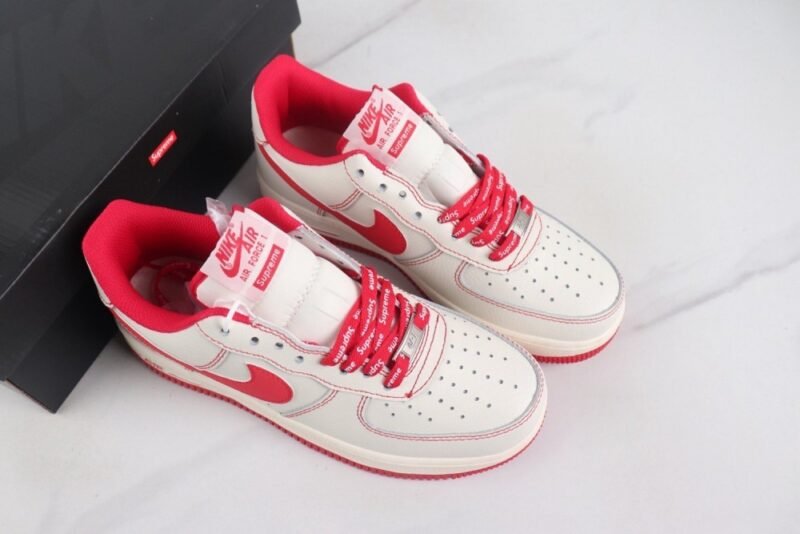 【AT3002】Nike x Supreme Nike Air Force 1 ′07 x Supremeコラボレーション ナイキ エア フォース1 ローカットスニーカー 牛革素材