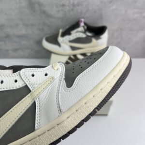 【AT3088】Travis Scott × Nike Air Jordan 1 Low OG SP "Reverse Mocha/Sail and Ridgerock"トラヴィススコット × ナイキ エアジョーダン1 ロー OG SP "リバース モカ/セイル アンド リッジロック" DM7866-162