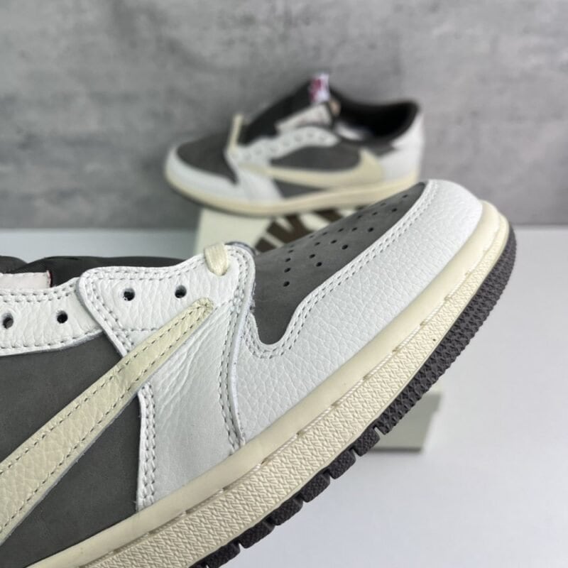 【AT3088】Travis Scott × Nike Air Jordan 1 Low OG SP "Reverse Mocha/Sail and Ridgerock"トラヴィススコット × ナイキ エアジョーダン1 ロー OG SP "リバース モカ/セイル アンド リッジロック" DM7866-162