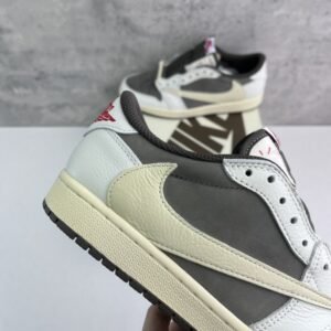 【AT3088】Travis Scott × Nike Air Jordan 1 Low OG SP "Reverse Mocha/Sail and Ridgerock"トラヴィススコット × ナイキ エアジョーダン1 ロー OG SP "リバース モカ/セイル アンド リッジロック" DM7866-162