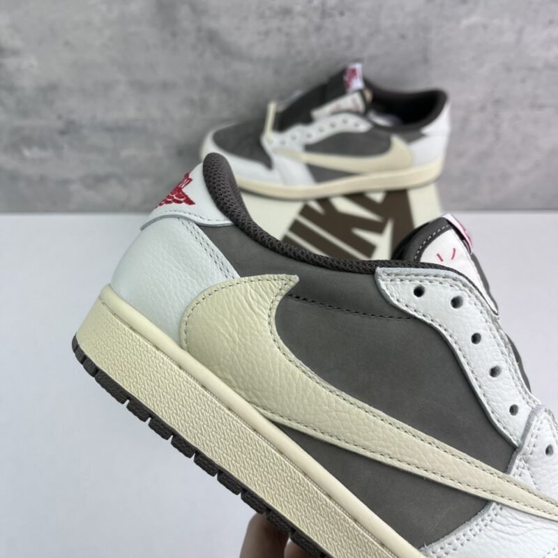 【AT3088】Travis Scott × Nike Air Jordan 1 Low OG SP "Reverse Mocha/Sail and Ridgerock"トラヴィススコット × ナイキ エアジョーダン1 ロー OG SP "リバース モカ/セイル アンド リッジロック" DM7866-162