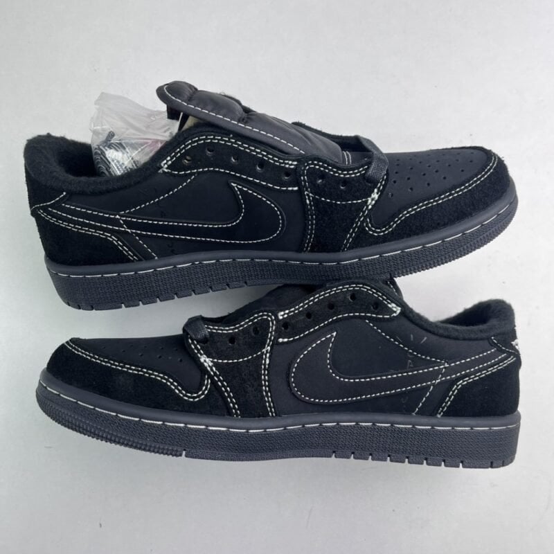 【AT3093】Travis Scott × Nike Air Jordan 1 Low OG SP "Black Phantom"トラヴィス・スコット × ナイキ エアジョーダン1 ロー OG SP "ブラック ファントム"です DM7866-001