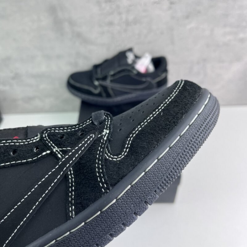 【AT3093】Travis Scott × Nike Air Jordan 1 Low OG SP "Black Phantom"トラヴィス・スコット × ナイキ エアジョーダン1 ロー OG SP "ブラック ファントム"です DM7866-001