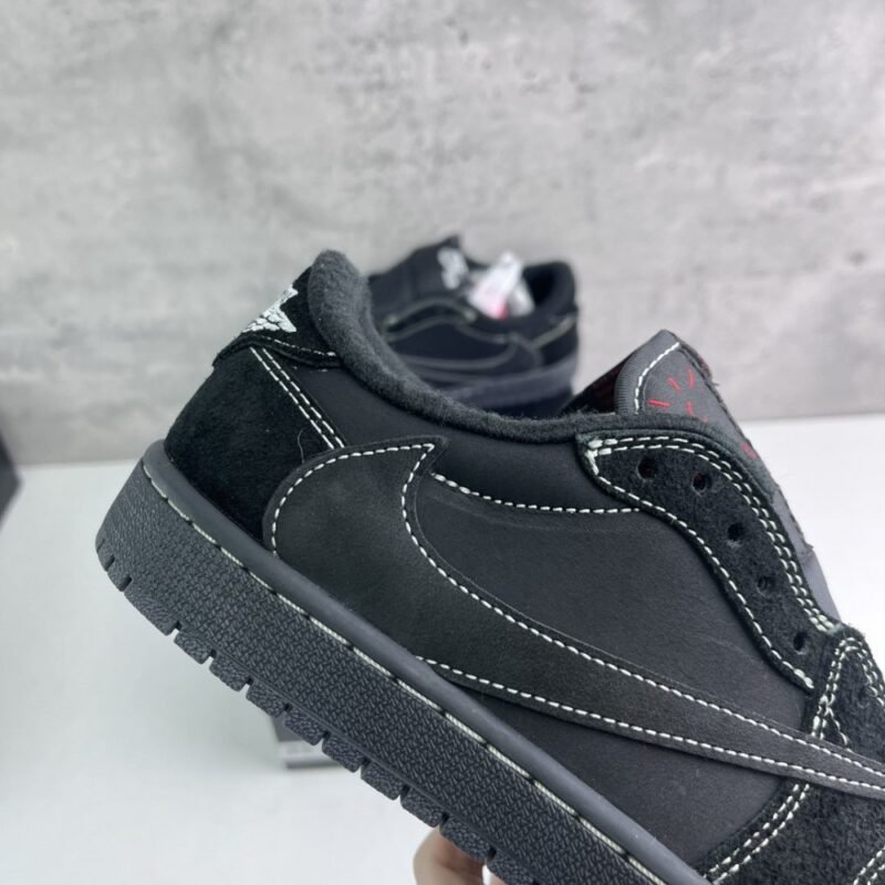 【AT3093】Travis Scott × Nike Air Jordan 1 Low OG SP "Black Phantom"トラヴィス・スコット × ナイキ エアジョーダン1 ロー OG SP "ブラック ファントム"です DM7866-001