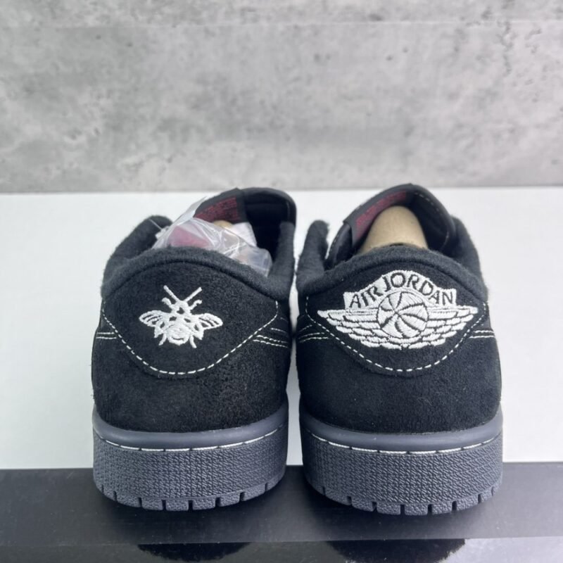 【AT3093】Travis Scott × Nike Air Jordan 1 Low OG SP "Black Phantom"トラヴィス・スコット × ナイキ エアジョーダン1 ロー OG SP "ブラック ファントム"です DM7866-001