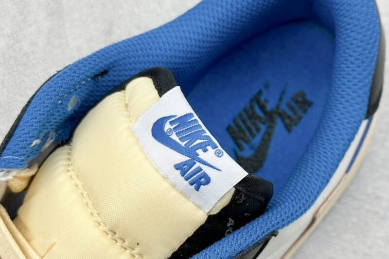 【AT3094】Travis Scott × Fragment × Nike Air Jordan 1 Low OG SP "Military Blue" トラヴィス・スコット × フラグメント × ナイキ エアジョーダン1 ロー OG SP "ミリタリー ブルー" DM7866-140