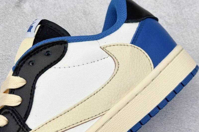 【AT3094】Travis Scott × Fragment × Nike Air Jordan 1 Low OG SP "Military Blue" トラヴィス・スコット × フラグメント × ナイキ エアジョーダン1 ロー OG SP "ミリタリー ブルー" DM7866-140